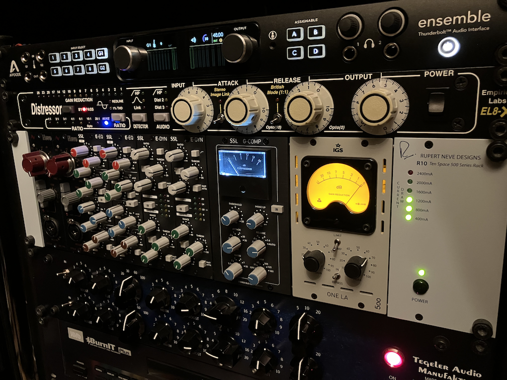 Outboard effects rack